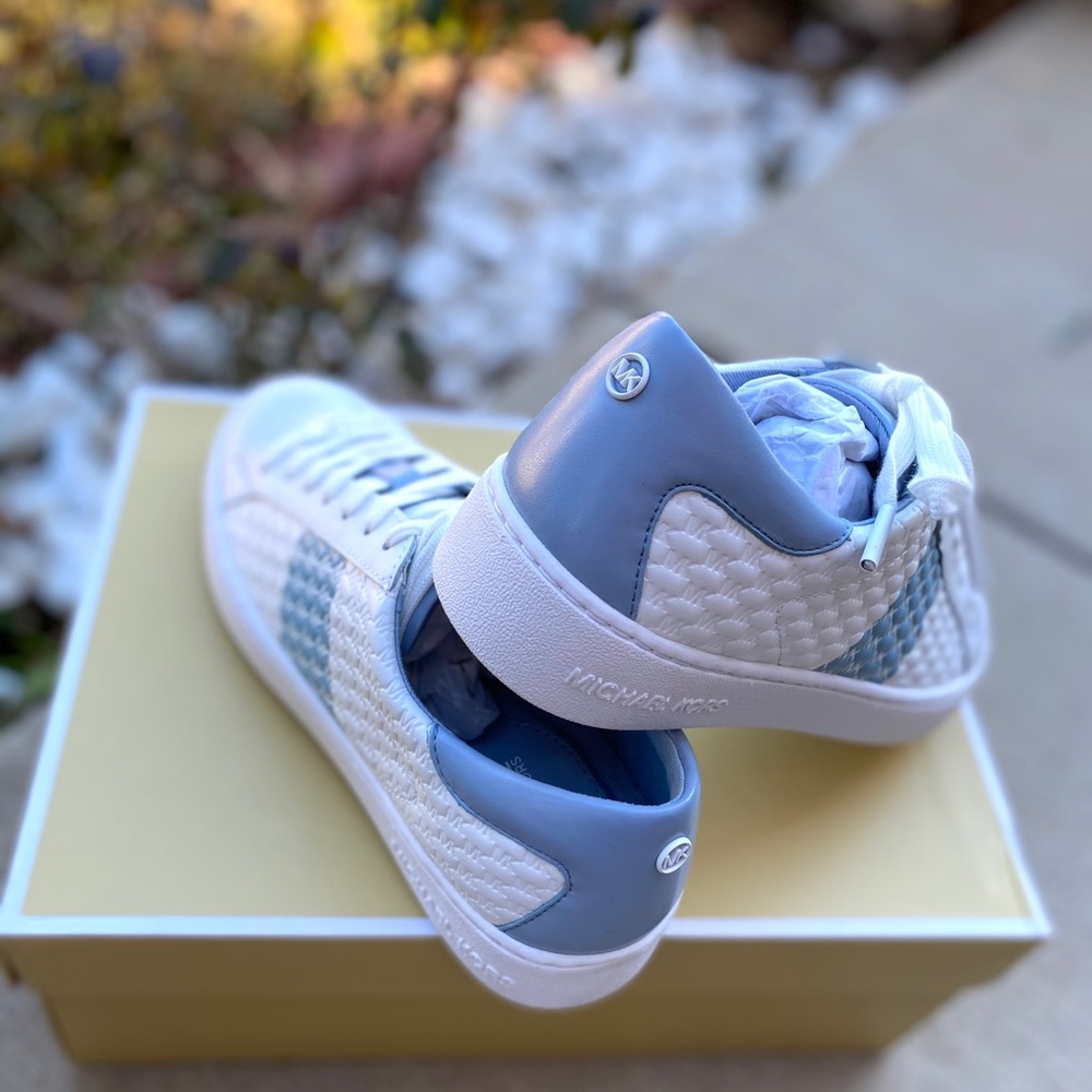 Michael Kors Sneaker Shoes - Picture 5 of 5